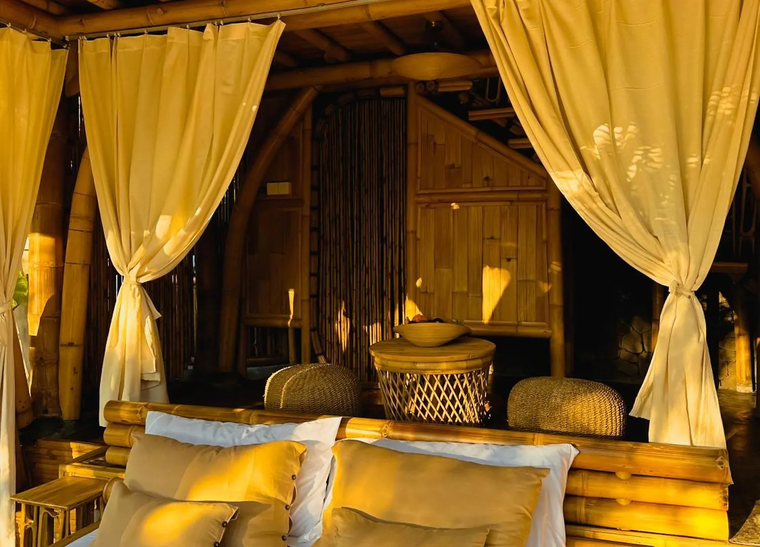 Wahem Eco Bamboo - Magical Bamboo House Ubud Bali Villa